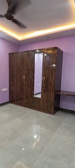 Room in 2 BHK Apartment at Sector 5 Dwarka – for Rent