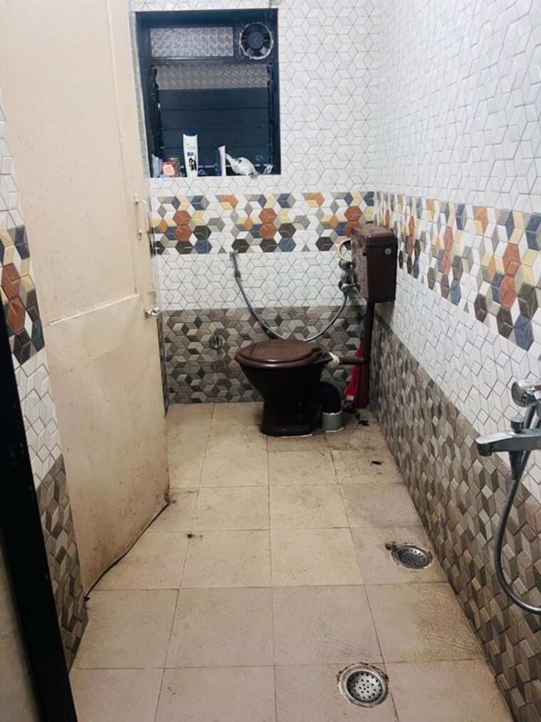 Bathroom, shree-gurukrupa-chs 1 RK 310 Sq.Ft. Apartment In Seawoods Navi Mumbai 10607439