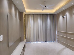 Building Lobby in 3 BHK Builder Floor at Sector 22 – for Rent