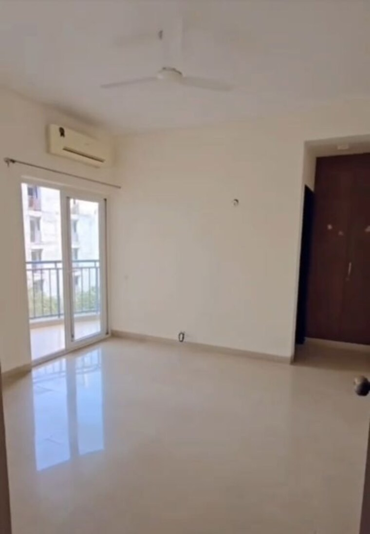 Room, spaze-privy 3 Bedroom 1930 Sq.Ft. Apartment In Sector 72 Gurgaon 10607459