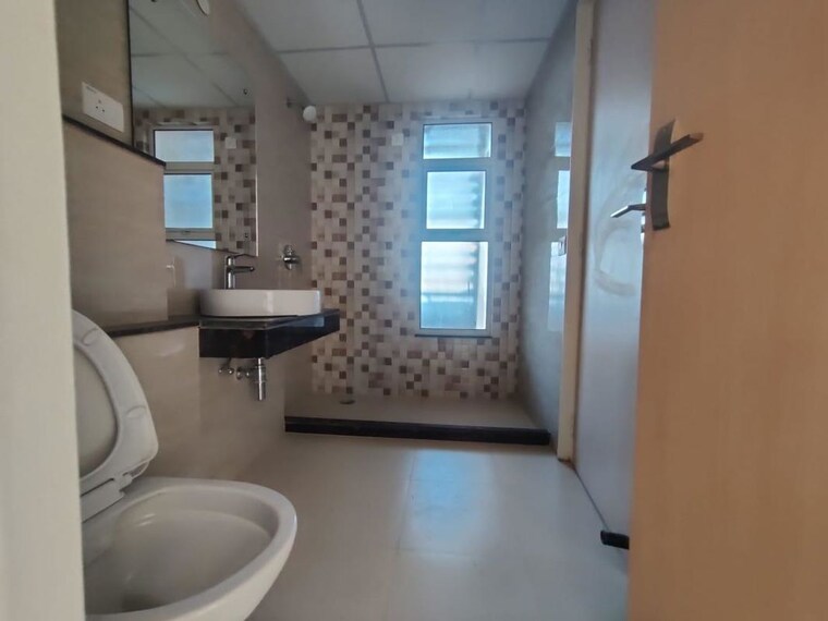 Bathroom, bestech-park-view-altura 4 Bedroom 2675 Sq.Ft. Apartment In Sector 79 Gurgaon 10607452