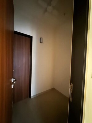 Room in 2 BHK Apartment at Dosti Mezzo 22, Sion East – for Rent