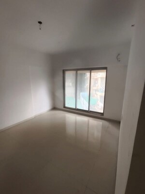 Room in 2 BHK Apartment at Avant Hillway, Goregaon East – for Rent