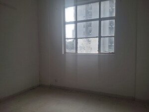 Room in 2.5 BHK Apartment at Signature Global Solera 2, Sector 107 – for Rent