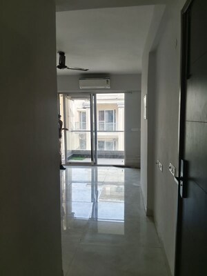 Room in 2 BHK Apartment at Signature Global City, Sector 37d – for Rent