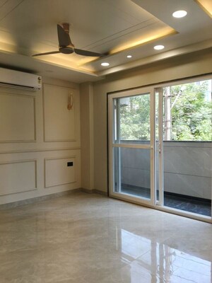 Room in 3 BHK Builder Floor at Sector 22 – for Rent