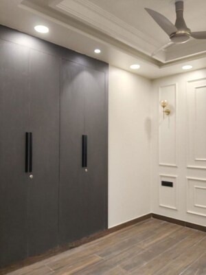 Room in 3 BHK Builder Floor at Sector 22 – for Rent
