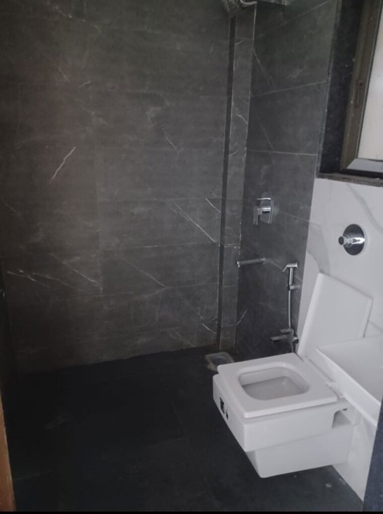 Bathroom, harasiddh-viraaj 1 Bedroom 400 Sq.Ft. Apartment In Malad East Mumbai 10607478