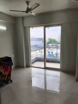 Room in 3 BHK Apartment at Signature Global City, Sector 37d – for Rent
