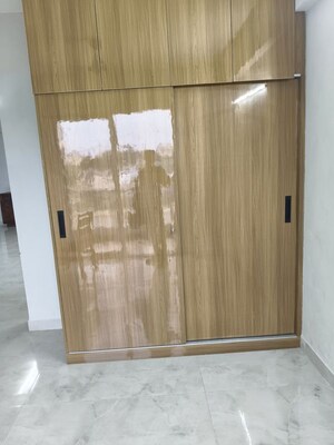 Room in 3 BHK Apartment at Signature Global City, Sector 37d – for Rent