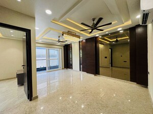 Room in 3 BHK Builder Floor at Sector 22 – for Rent