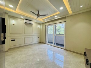 Room in 3 BHK Builder Floor at Sector 22 – for Rent