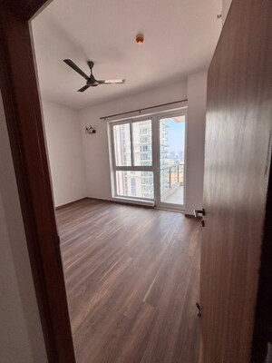 Room in 4 BHK Apartment at M3M Trump Tower, Sector 65 – for Rent