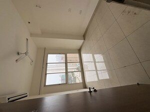 Room in 1 BHK Apartment at Siddha Sky, Sion – for Rent