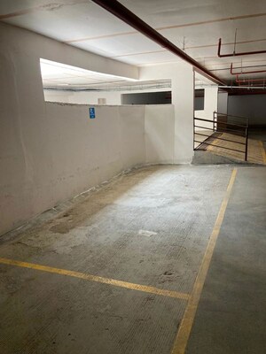 Room in 2 BHK Apartment at Magarpatta Jasminium, Hadapsar – for Rent