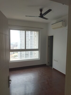 Room in 3 BHK Apartment at Mapsko Mount Ville, Sector 79 – for Rent