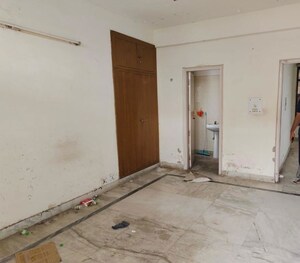 Room in 3 BHK Builder Floor at Sector 22 – for Rent