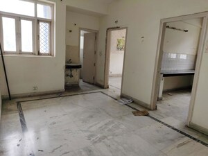 Room in 3 BHK Builder Floor at Sector 22 – for Rent