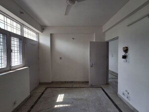 3 BHK Builder Floor For Rent in Sector 21