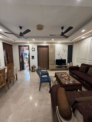 Living Room in 3 BHK Builder Floor at Sector 23 – for Rent