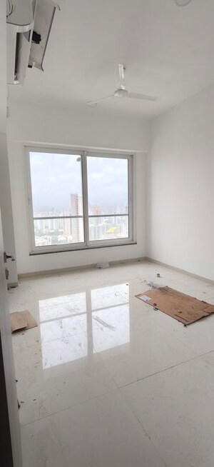 Room in 2 BHK Apartment at Dimples 73 East, Kandivali West – for Rent