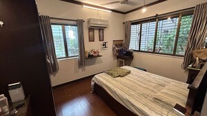 Bedroom in 1 BHK Apartment at Bandra West – for Rent