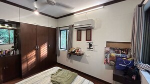 Bedroom in 1 BHK Apartment at Bandra West – for Rent