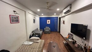 Hall in 1 BHK Apartment at Bandra West – for Rent
