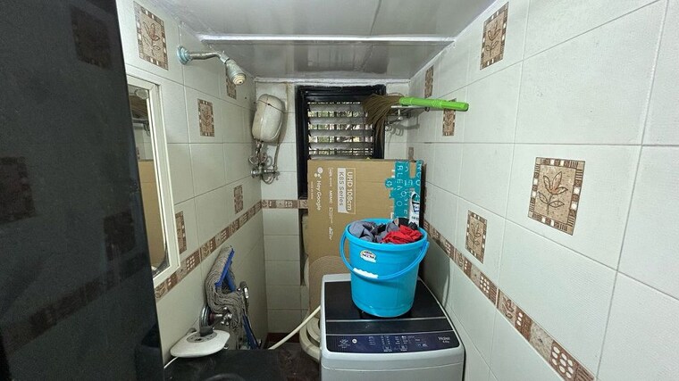 Washroom, bandra west 1 Bedroom 500 Sq.Ft. Apartment In Bandra West Mumbai 10607563