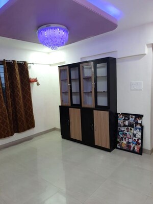 Room in 2 BHK Apartment at Magarpatta Trillium, Hadapsar – for Rent