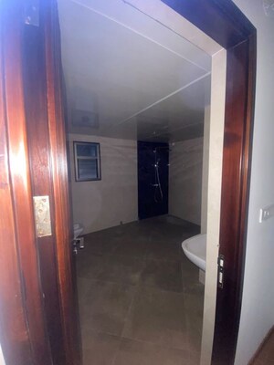 Room in 4 BHK Apartment at RRBC Parasmani Regency, Jayanagar – for Sale