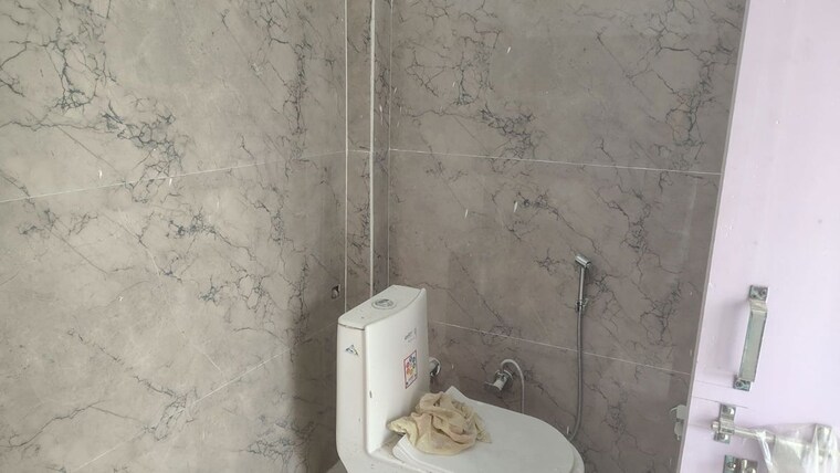 Bathroom, alambagh 2 Bedroom 1500 Sq.Ft. Builder Floor In Alambagh Lucknow 10607581