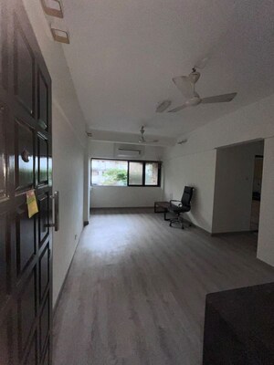 2 BHK Apartment For Rent in Seven Bunglow