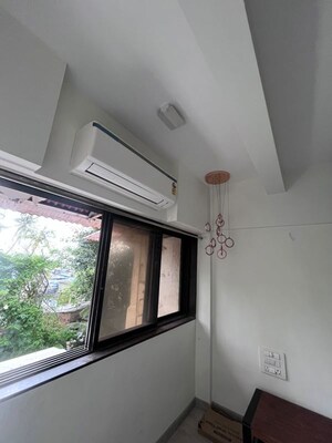 Furnished Amenities in 2 BHK Apartment at Seven Bunglow – for Rent