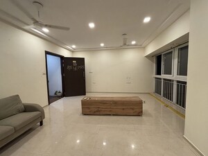 2 BHK Apartment For Rent in Ruparel Ariana, Parel