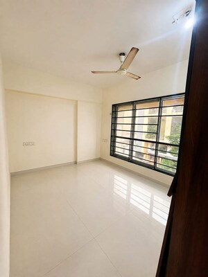 Room in 2 BHK Apartment at Santacruz West – for Rent