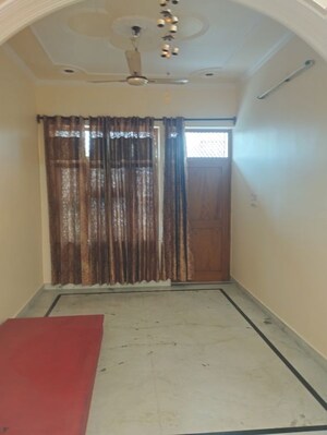 2 BHK Independent House For Rent in Sector 15