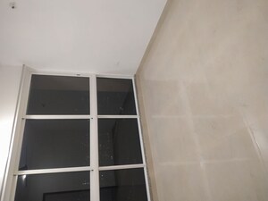 Furnished Amenities in 1.5 BHK Apartment at Kalpataru Elitus, Mulund West – for Rent