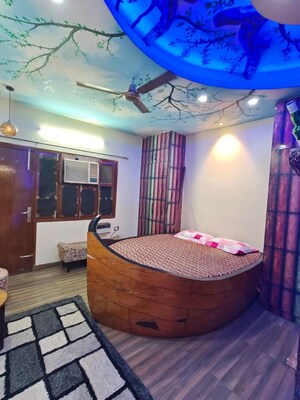 Bedroom in 2 BHK Builder Floor at Sector 15 – for Rent