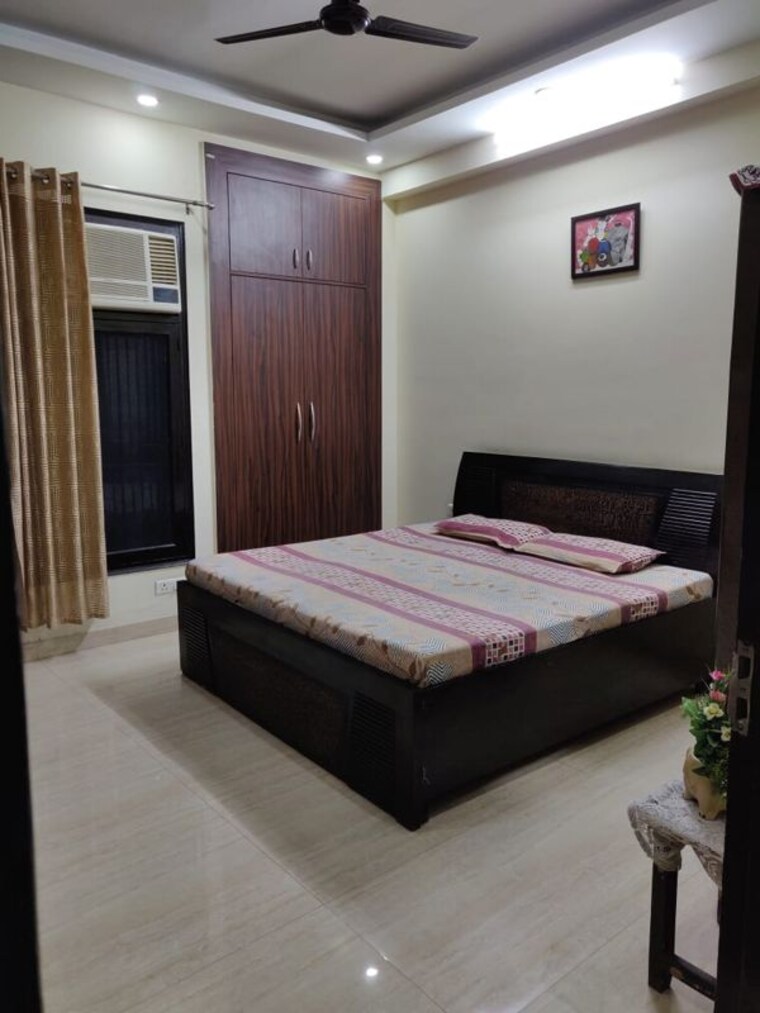 Bedroom, sector 45 3 Bedroom 1900 Sq.Ft. Builder Floor In Sector 45 Gurgaon 10607689