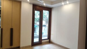 Room in 3 BHK Builder Floor at Nehru Enclave – for Rent
