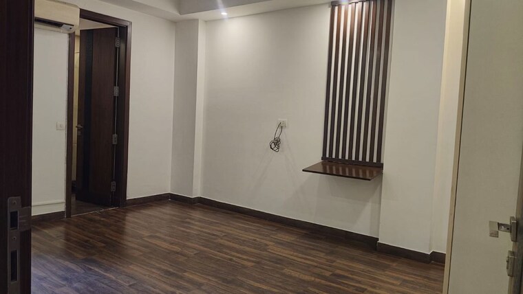 Room, nehru enclave 3 Bedroom 200 Sq.Yd. Builder Floor In Nehru Enclave Delhi 10607700