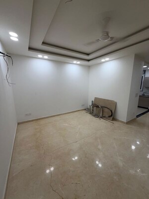 Room in 3 BHK Builder Floor at Sector 15 – for Rent