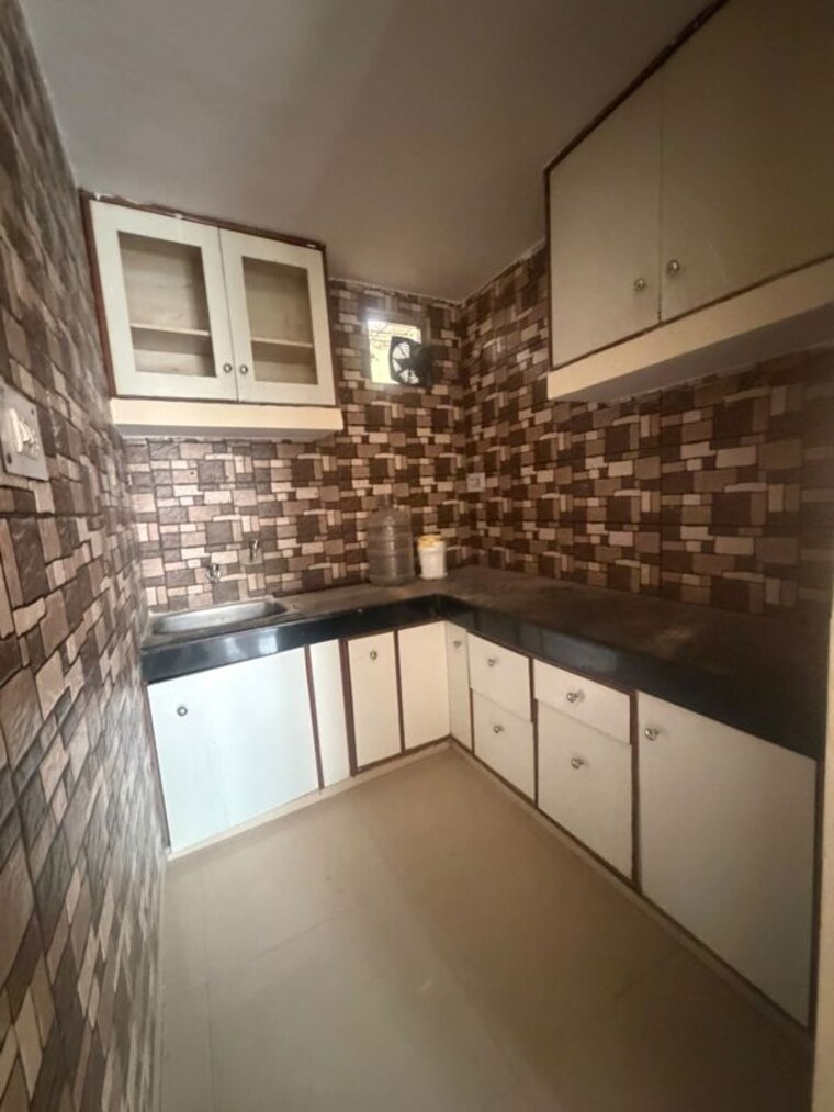 Kitchen, sector 15 3 Bedroom 1800 Sq.Ft. Builder Floor In Sector 15 Gurgaon 10607779