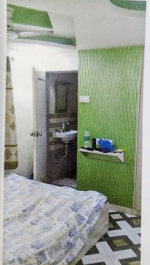 Room in  Apartment at Goregaon East – for Sale
