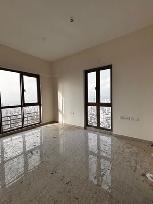 Room in 3.5 BHK Apartment at Sheth Auris Serenity Tower 3, Malad West – for Sale