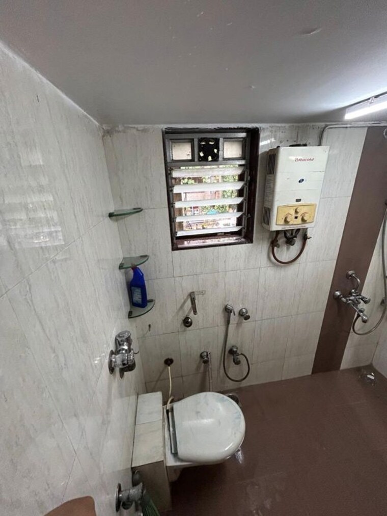 Attached Bathroom, ghatkopar east 1 Bedroom 500 Sq.Ft. Apartment In Ghatkopar East Mumbai 10607865