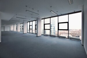  Warehouse For Rent in Topsia