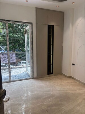 Room in 3 BHK Builder Floor at Safdarjung Enclave – for Sale