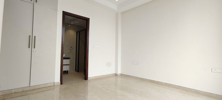 Room, safdarjung enclave 3 Bedroom 2000 Sq.Ft. Builder Floor In Safdarjung Enclave Delhi 10607882